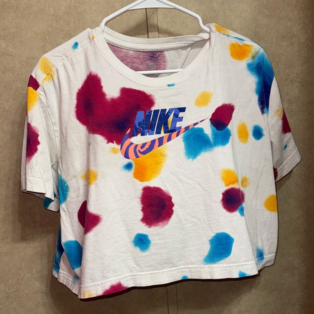 Nike white cropped top shirt